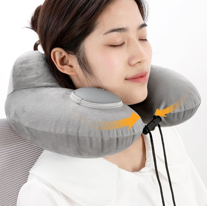 手動空気入れ付き携帯用ネックピロー