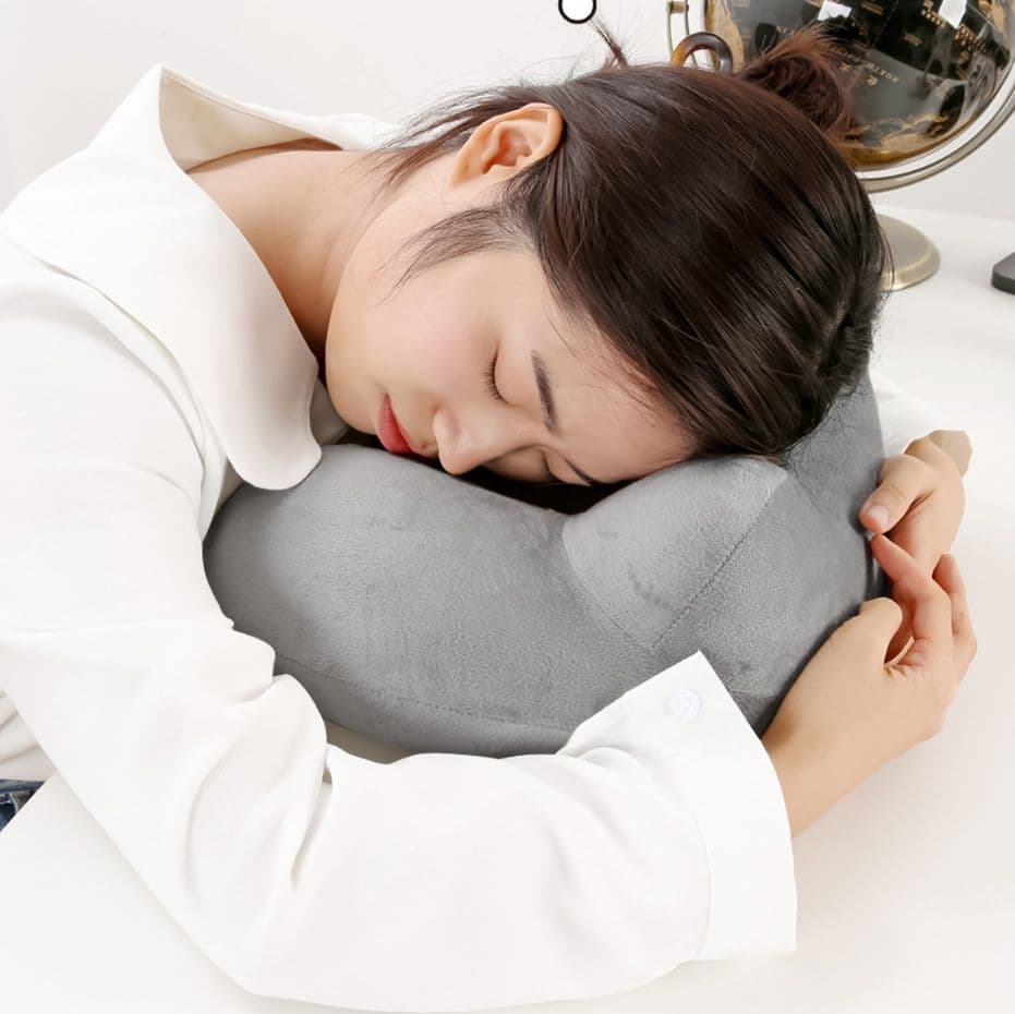 手動空気入れ付き携帯用ネックピロー